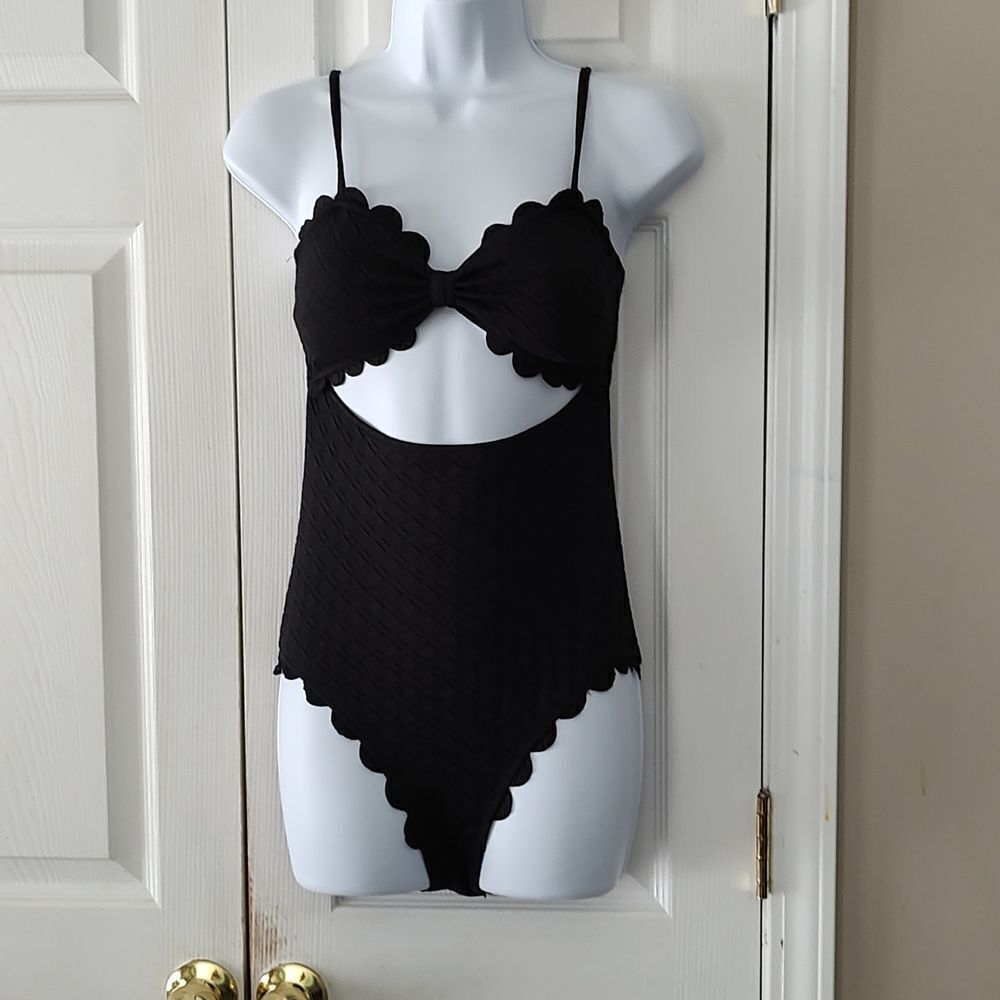 Cupshe One Piece Swimsuit Sexy Black Cutout Scallop Trim Bathing Suit  Sz S 4-6